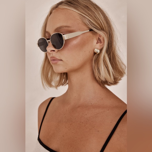 Runway Scout Izzy Sunglasses BRAND NEW - Picture 2 of 2
